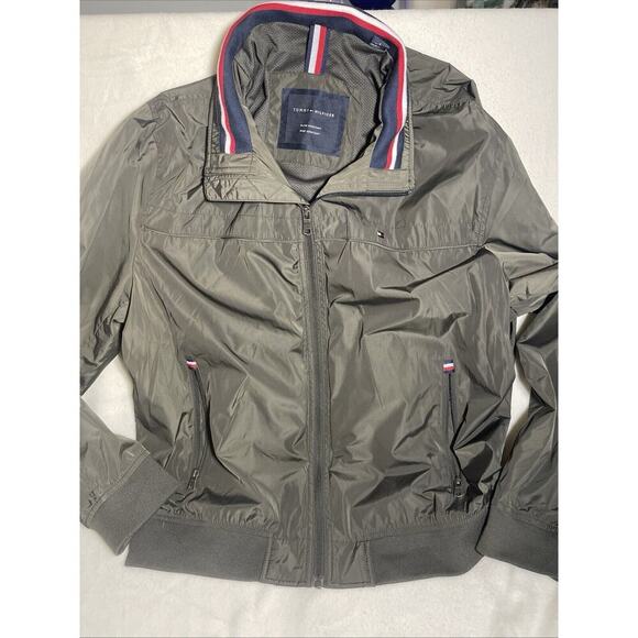 Tommy Hilfiger Men's Performance Windbreaker Water Resistant Jacket, L - Picture 2 of 9